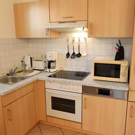 Waldstr 32 - 50-03 Apartment