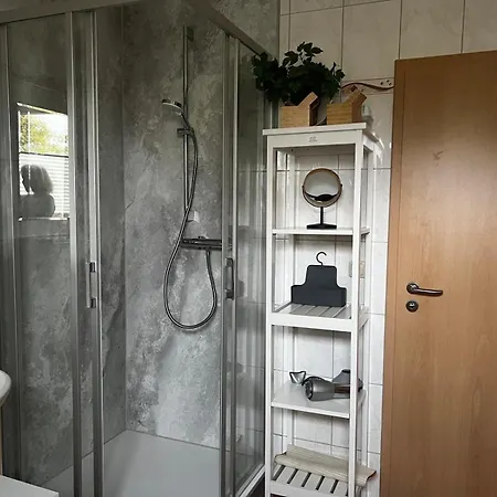 Waldstr 32 - 50-03 *